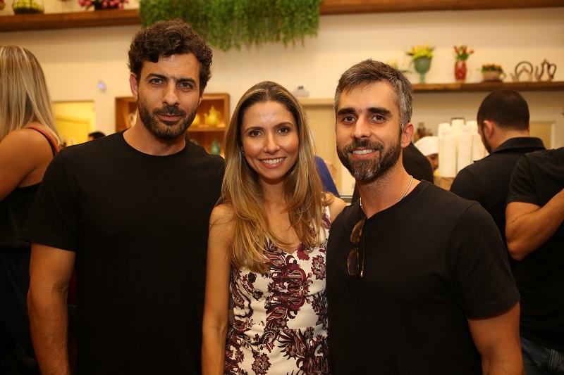  Guilherme Caldas, Rafaella Meccia e Thiago Mattos                    